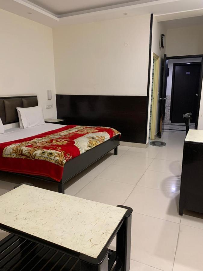 Hotel Raman'S Jagadhri Экстерьер фото
