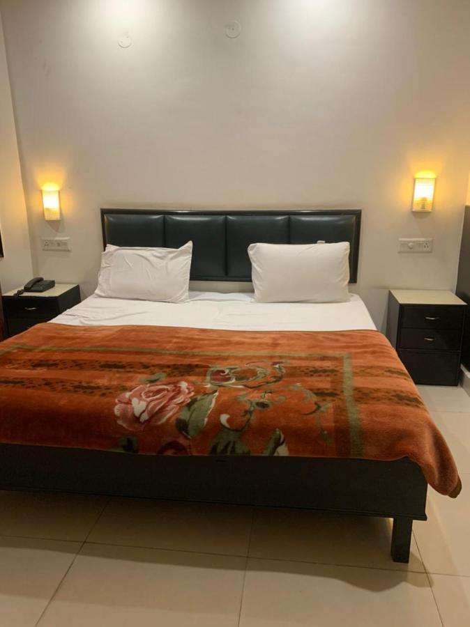 Hotel Raman'S Jagadhri Экстерьер фото