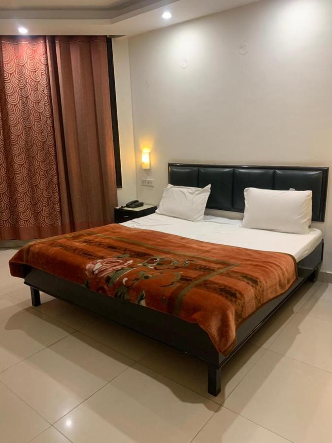 Hotel Raman'S Jagadhri Экстерьер фото