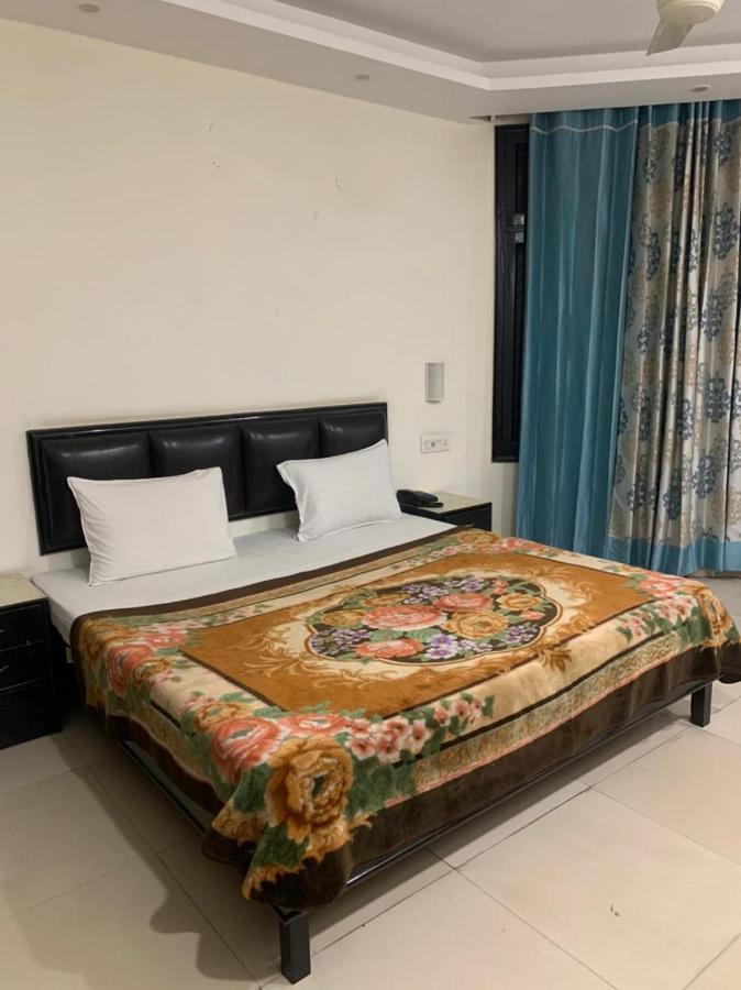 Hotel Raman'S Jagadhri Экстерьер фото